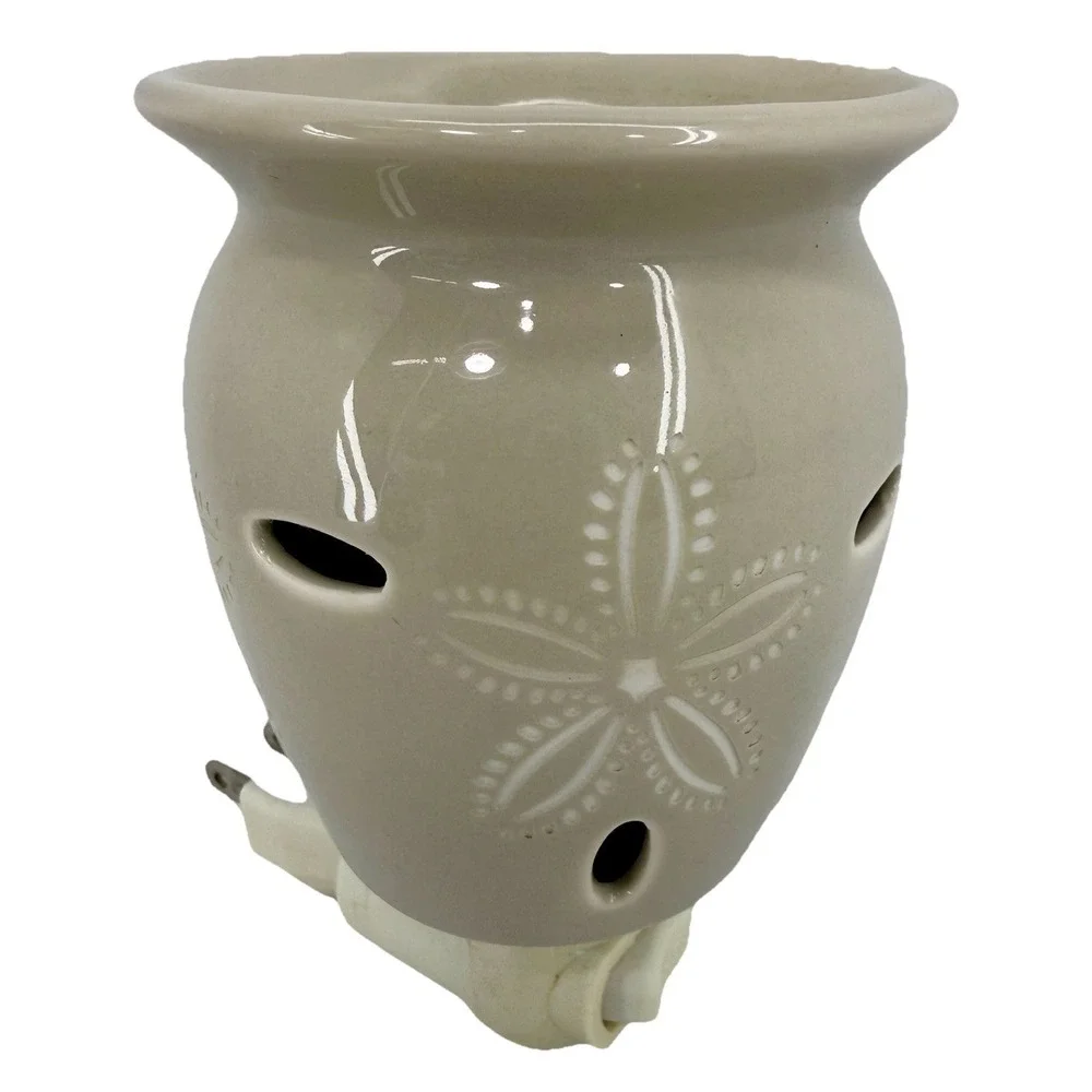 Scentsy Plug-In Wax Warmer Sand Dollar Nightlight Beach Nautical Cream White EUC
